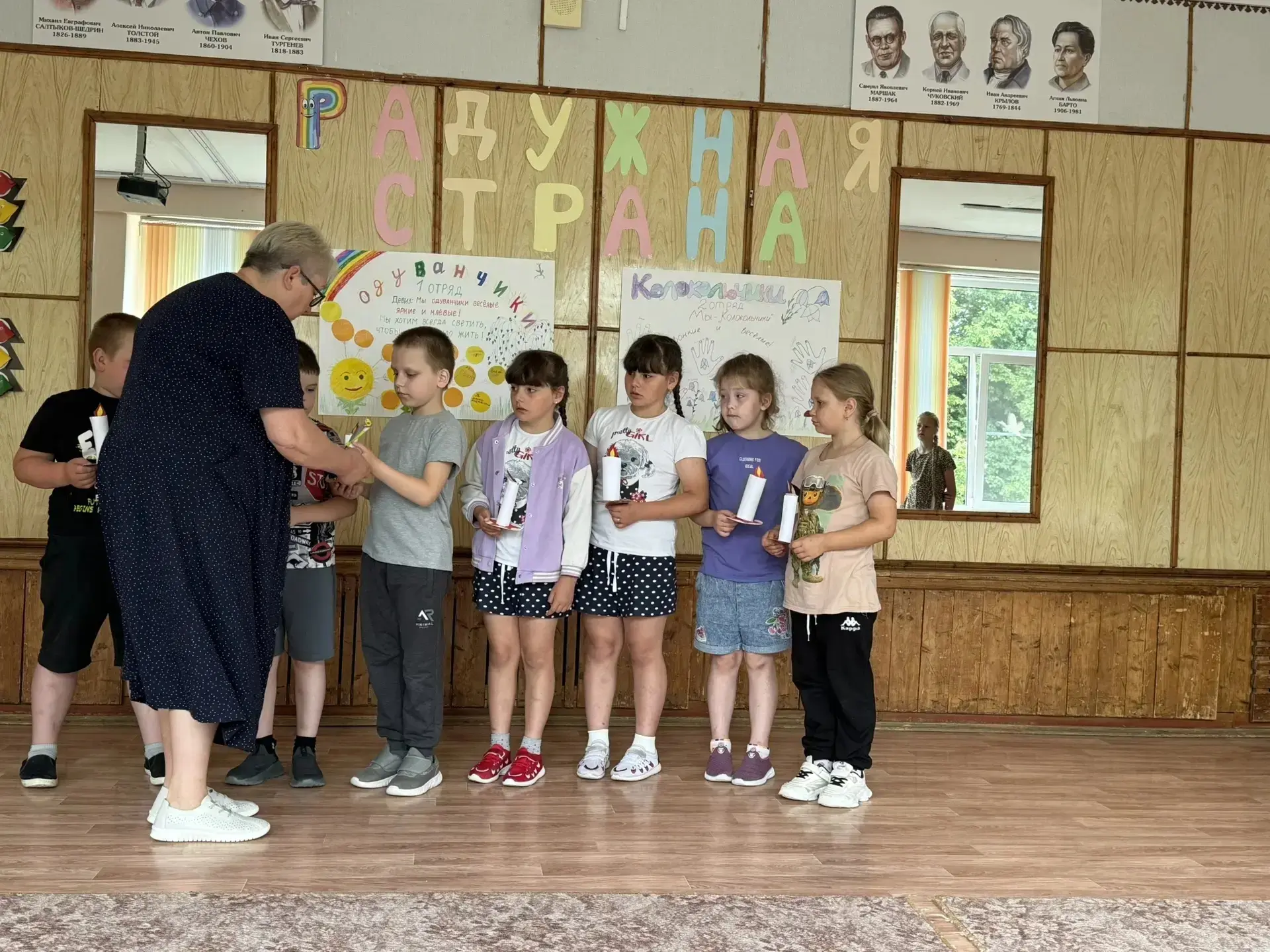 День пятнадцатый
🕯День памяти и скорби🕯️
🌈 Утренняя линейка 
🥇🥈🥉 Награждаем мальчишек и девчон