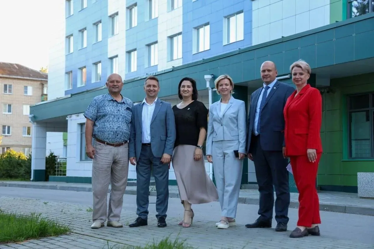 🏥Заместитель Губернатора Владимир Куимов и первый замминистра здравоохранения Любовь К...