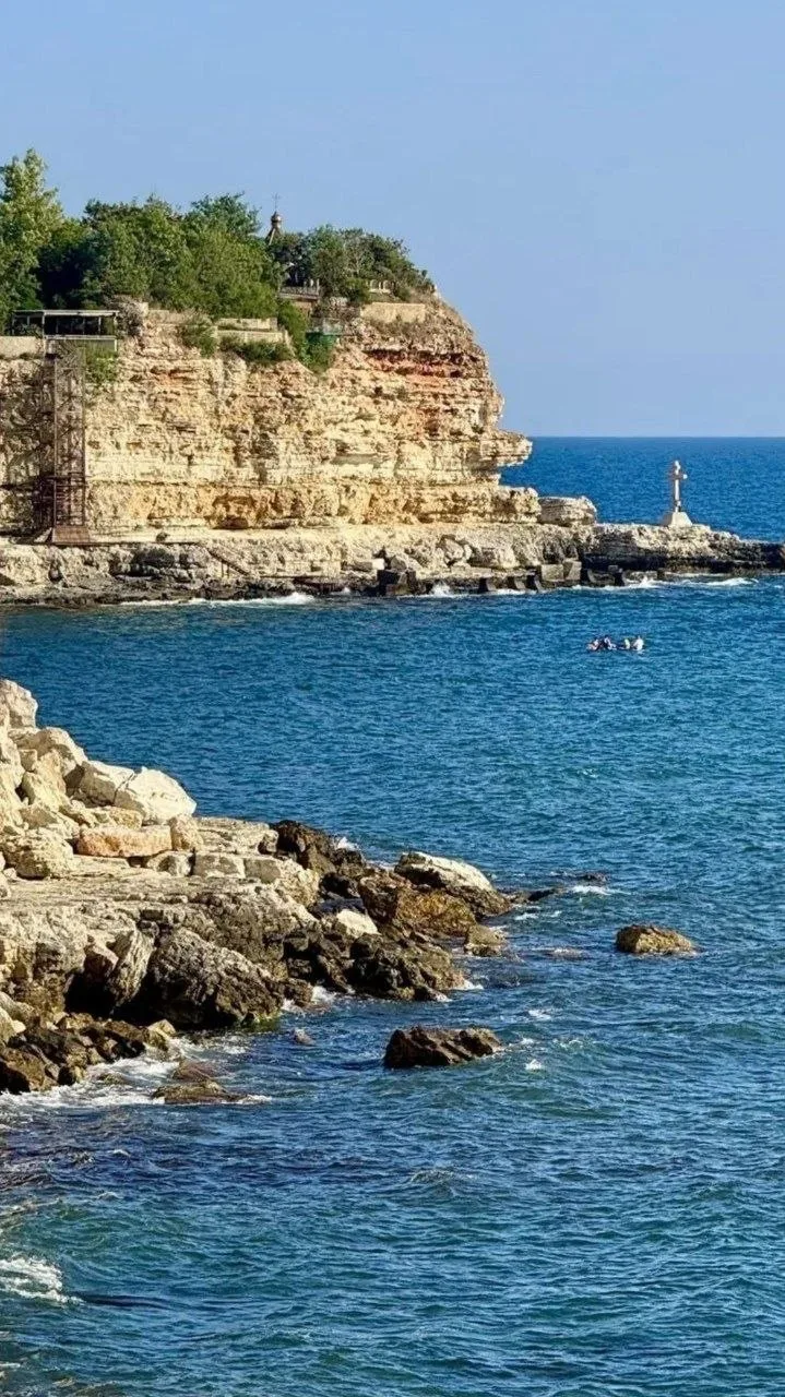 Дикий пляж Бохо в Казачьей бухте Севастополя

🌊 Небольшой уголок, куда хочется возвращаться - дикий