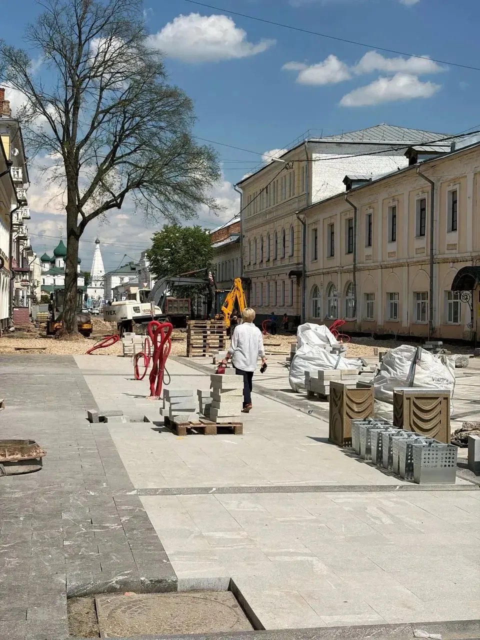 😁 В Ярославле на улицах Нахимсона и Депутатской начали укладывать плитку

Пешеходный центр становит