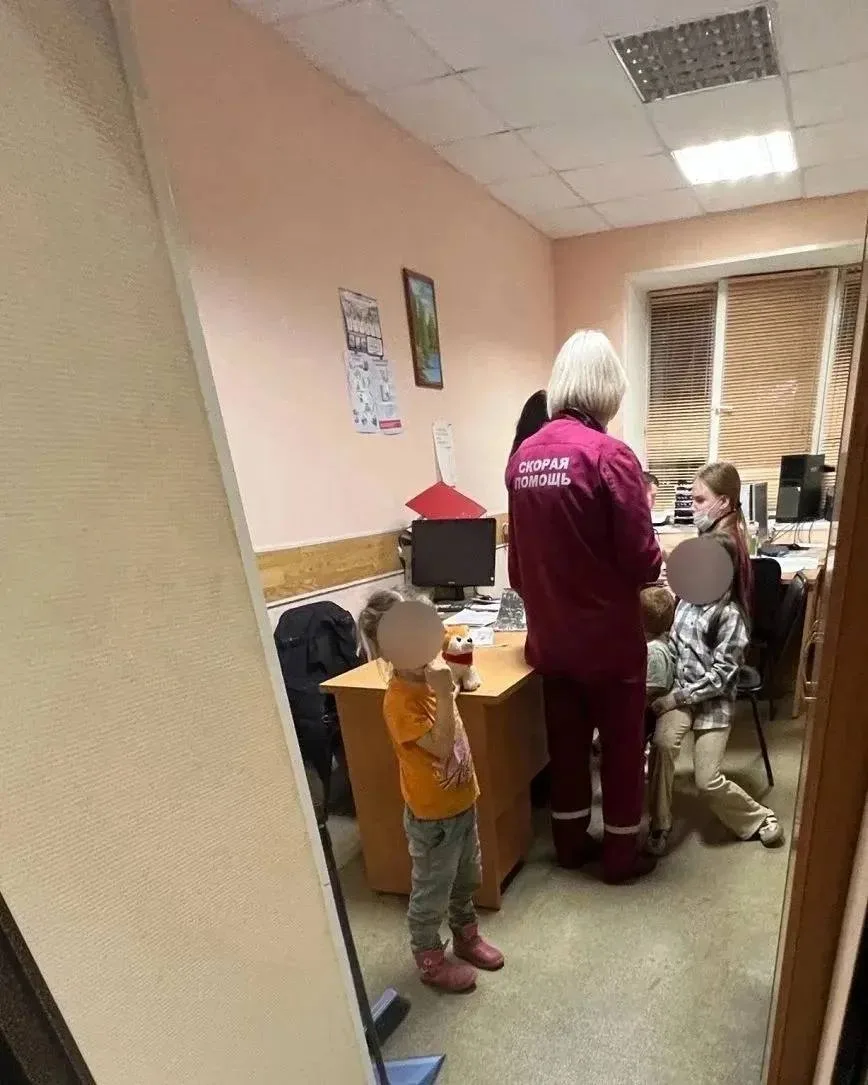 😱 Трое детей несколько дней находились одни в квартире в Вологде.