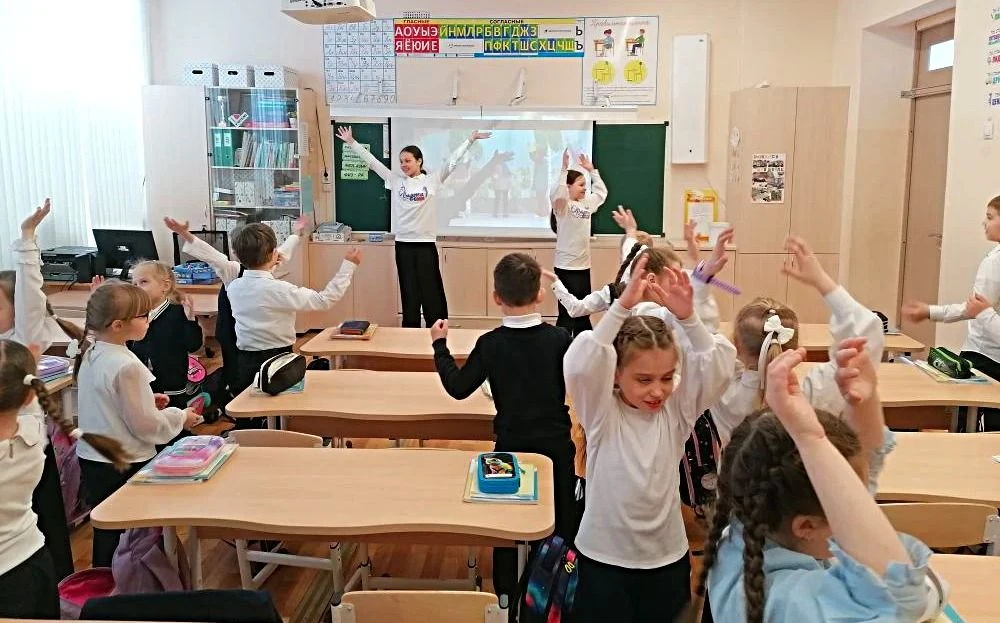 ЭКОЛОГИЧЕСКАЯ ЗАРЯДКА «РАЗМИНКА ДЛЯ ПЛАНЕТЫ»Сегодня наставники «Орлят» вместе со своими подопечными 