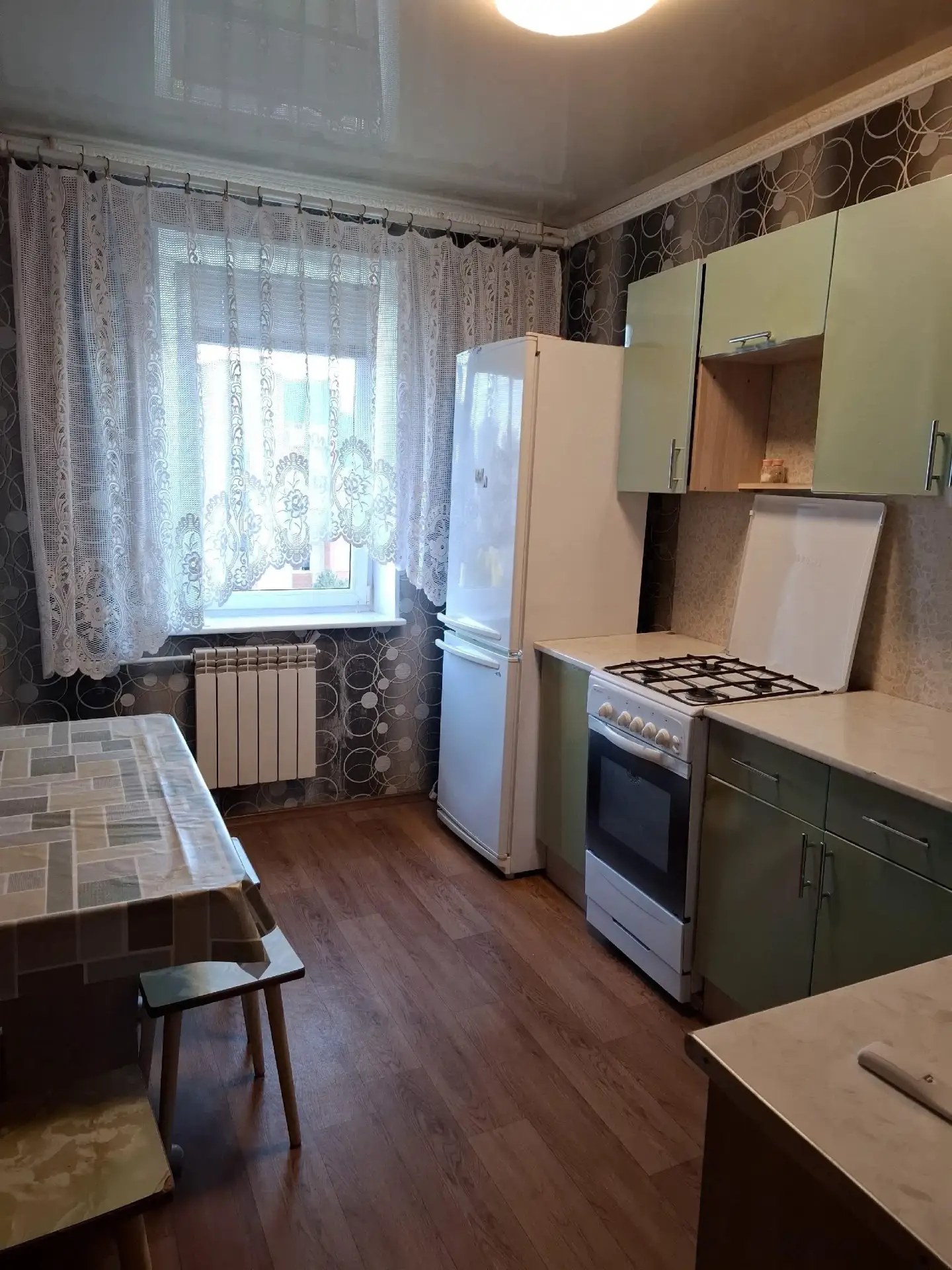 Сдаётся двухкомнатная квартира по ул Суханова 22, мебель, техника. Цена 25000 + счётчик...