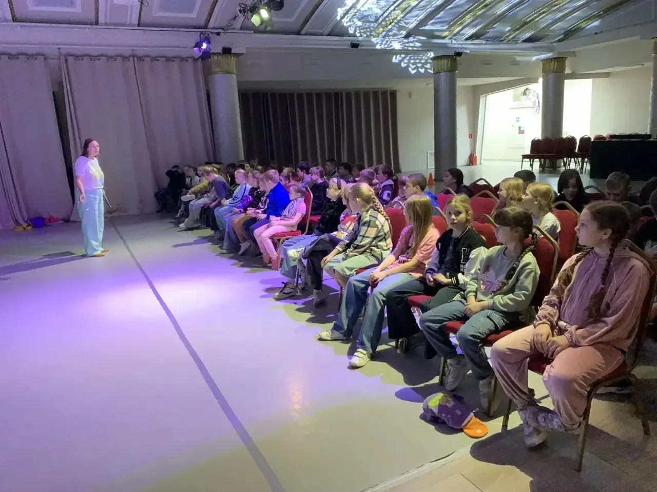🌴Сегодня в ДК "Металлург" прошла познавательно-игровая программа «Кругосветное путешес...