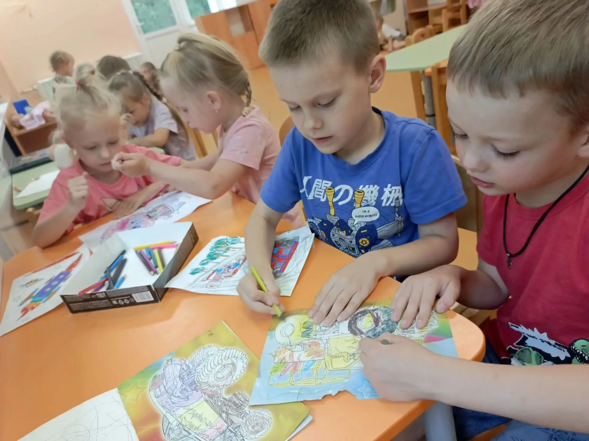 🎨 Волшебный мир красок: как мы рисуем и раскрашиваем в детском саду! 🎨

Дорогие родители! Сегодня 