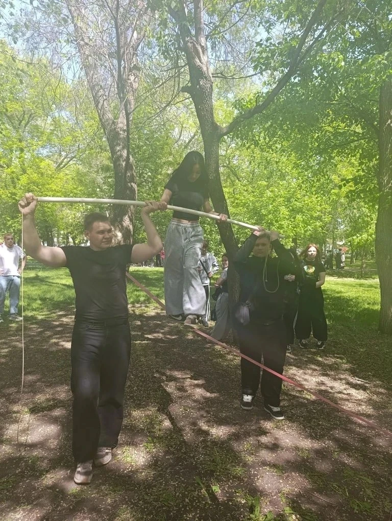 🚩 В честь 81-летия Великой Победы наши студенты сменили учебные аудитории на «поле боя»! ГАПОУ «ОАТК