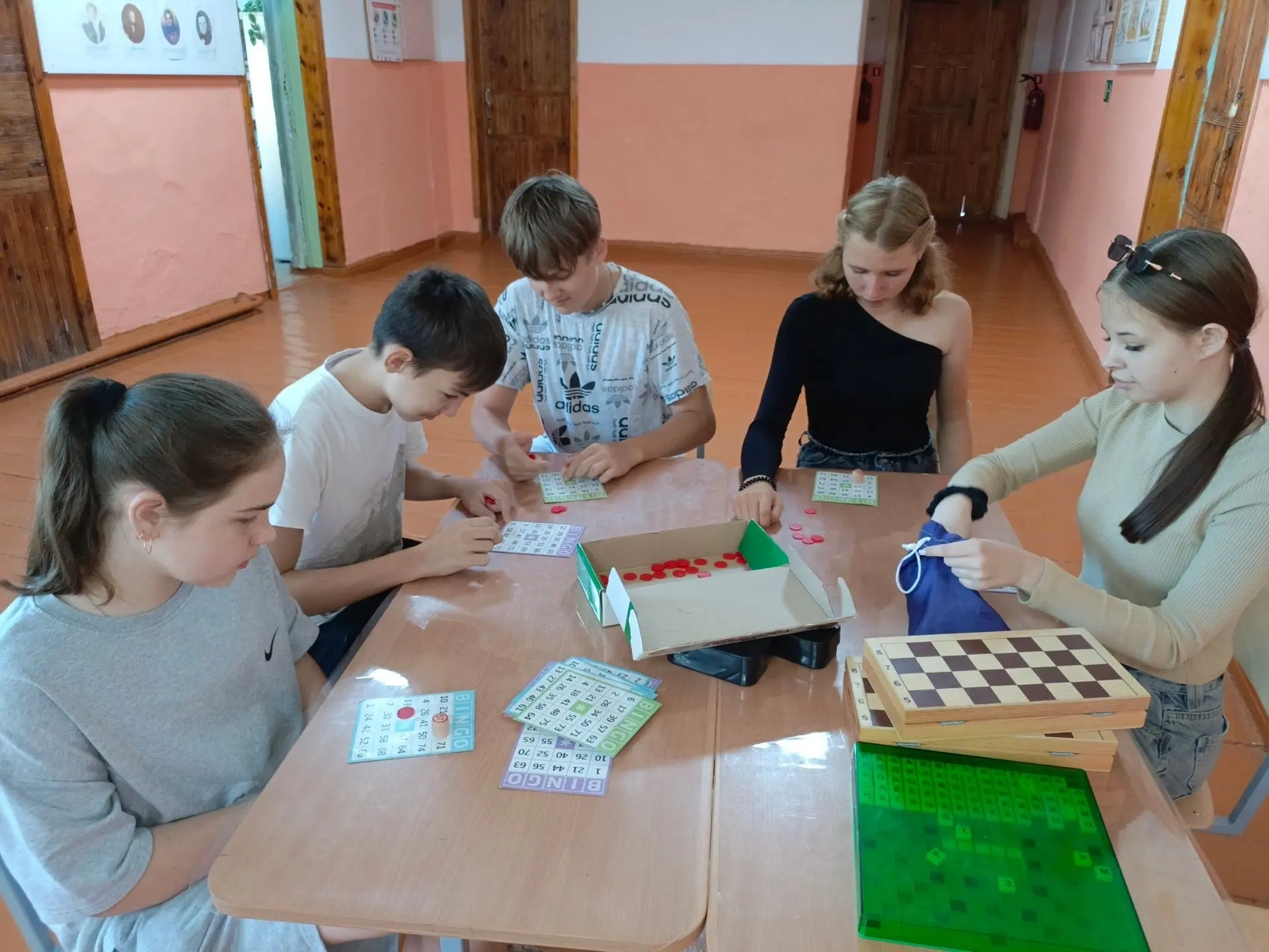 🎉 День молодёжи в школе: праздник азарта и дружбы! 🎉

👦👧В нашей школе ярко прошёл  День  молодёж
