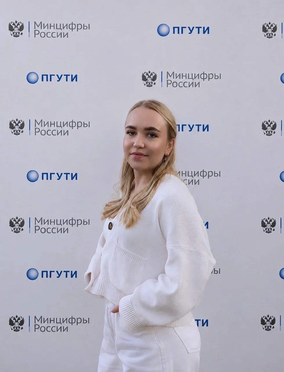 ⚡️ Студентка 🌀ПГУТИ заняла призовое место в региональном конкурсе декламаций на английском языке

�