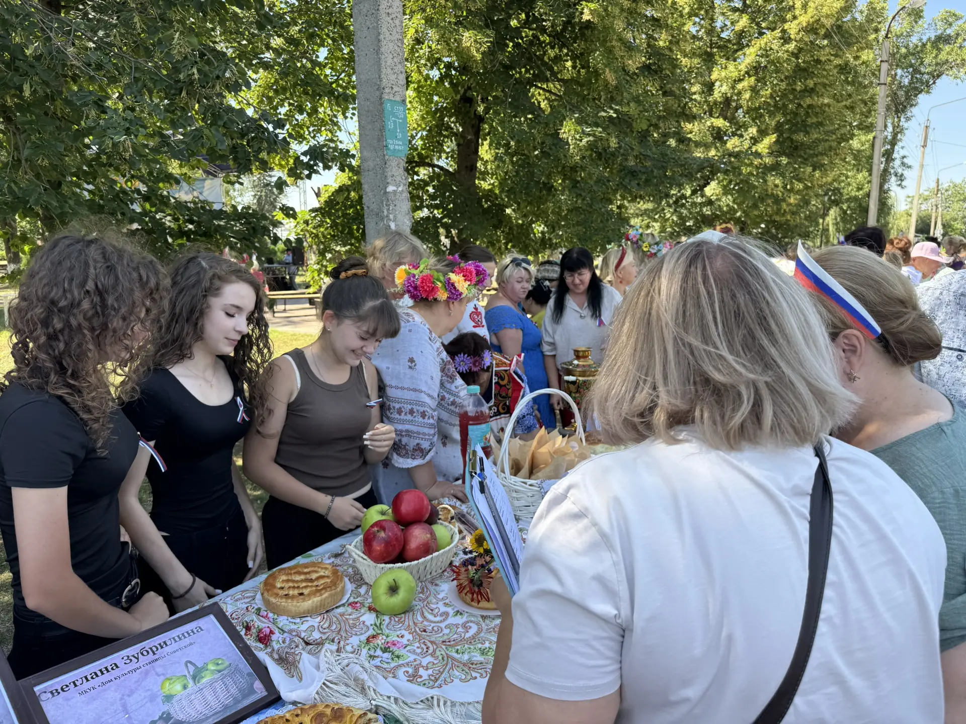 Обучающиеся гимназии приняли участие в кулинарном фестивале «Красна изба пирогами», при...
