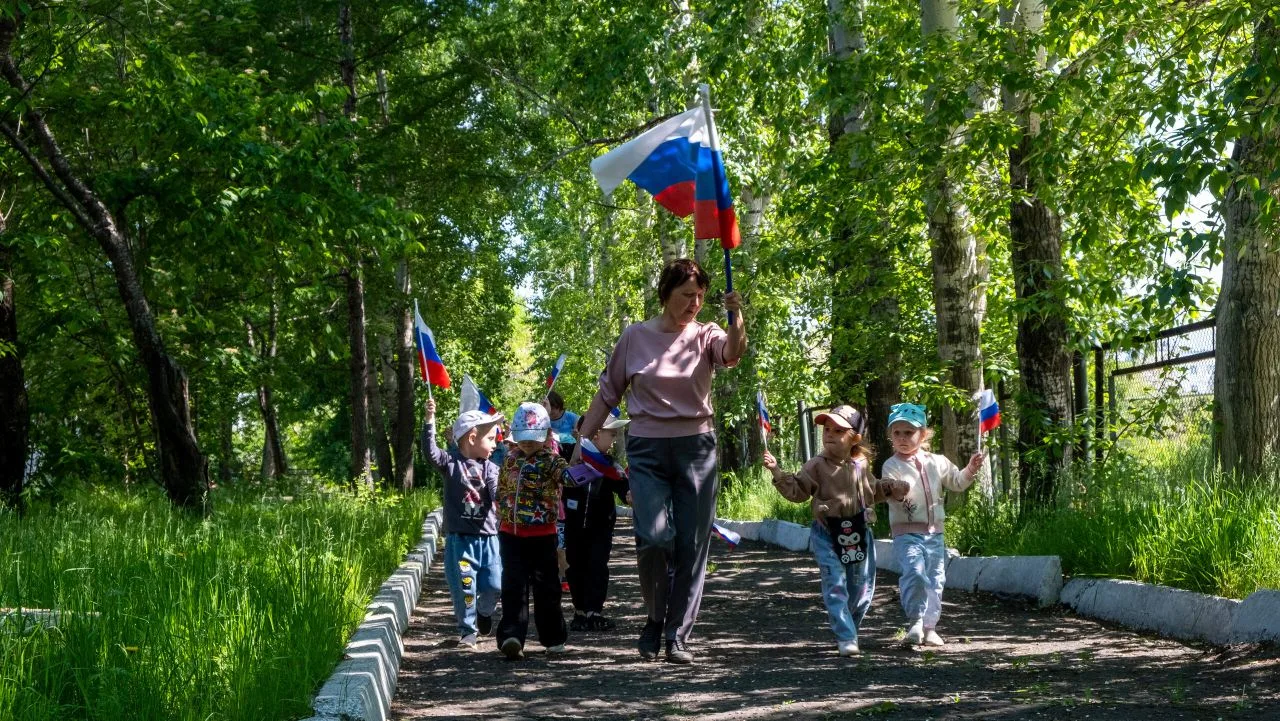 «Флаги России» в «Рябинке»: праздник любви к Родине!

В преддверии Дня России наш детский сад «Ряб