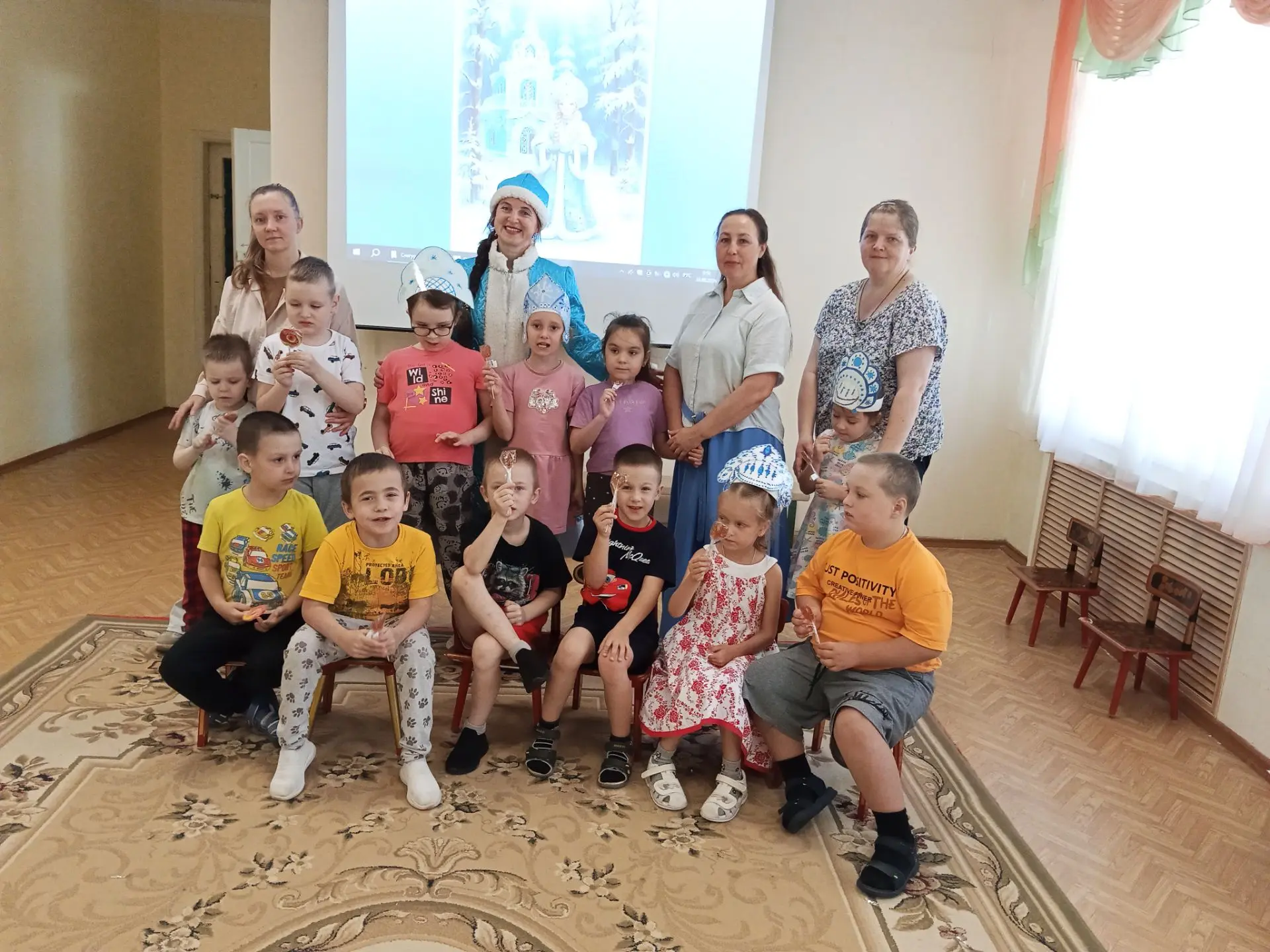 На этой неделе мы готовились к тематическому празднику" В гостях у костромской Снегуроч...