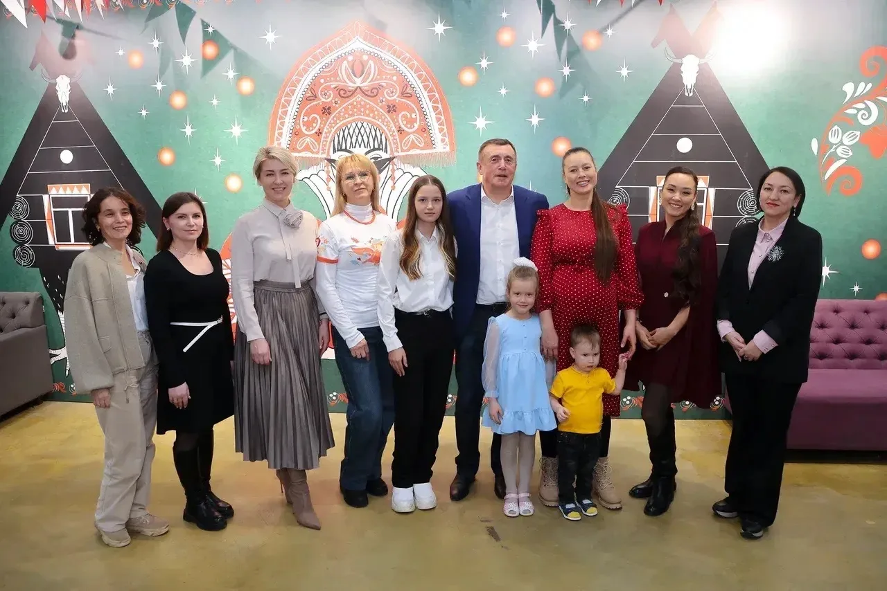 ✔️Вместе с губернатором Валерием Лимаренко провели встречу с участницами программы «Счастливое матер