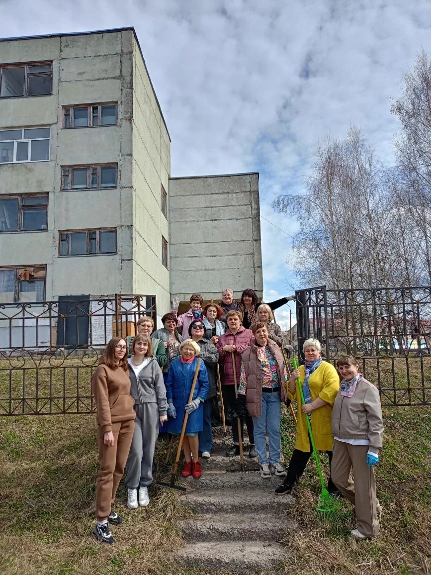 Весна всегда начинается с первых ручейков, яркого солнца и хорошего настроения. А ещё весна всегда с