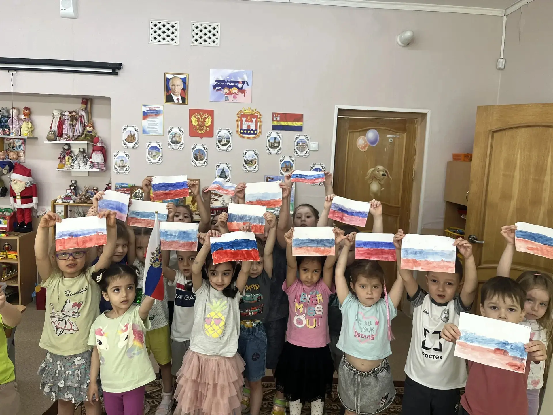 Совсем скоро наша большая страна отметит важный праздник — День России! В нашем детском...