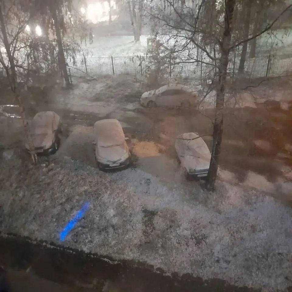 Зима пришла сразу в несколько регионов России.