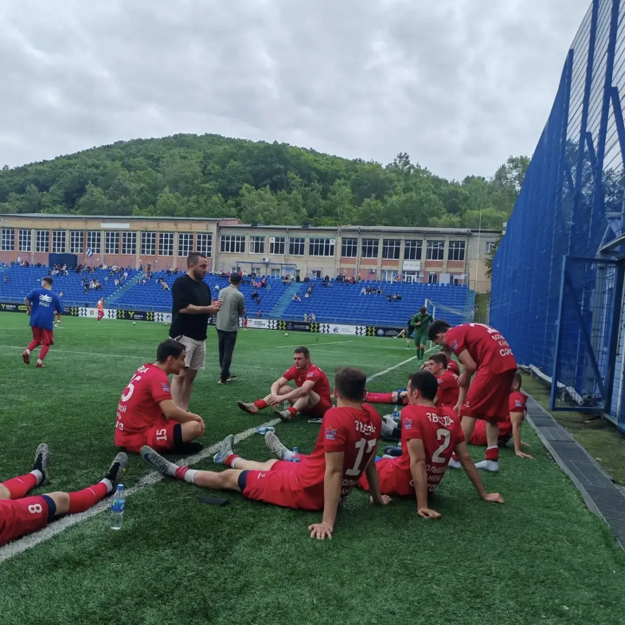 ⚽️ «Звезда» ведёт!!!

Прямо сейчас наши ребята из футбольного клуба «Звезда» играют против команды «
