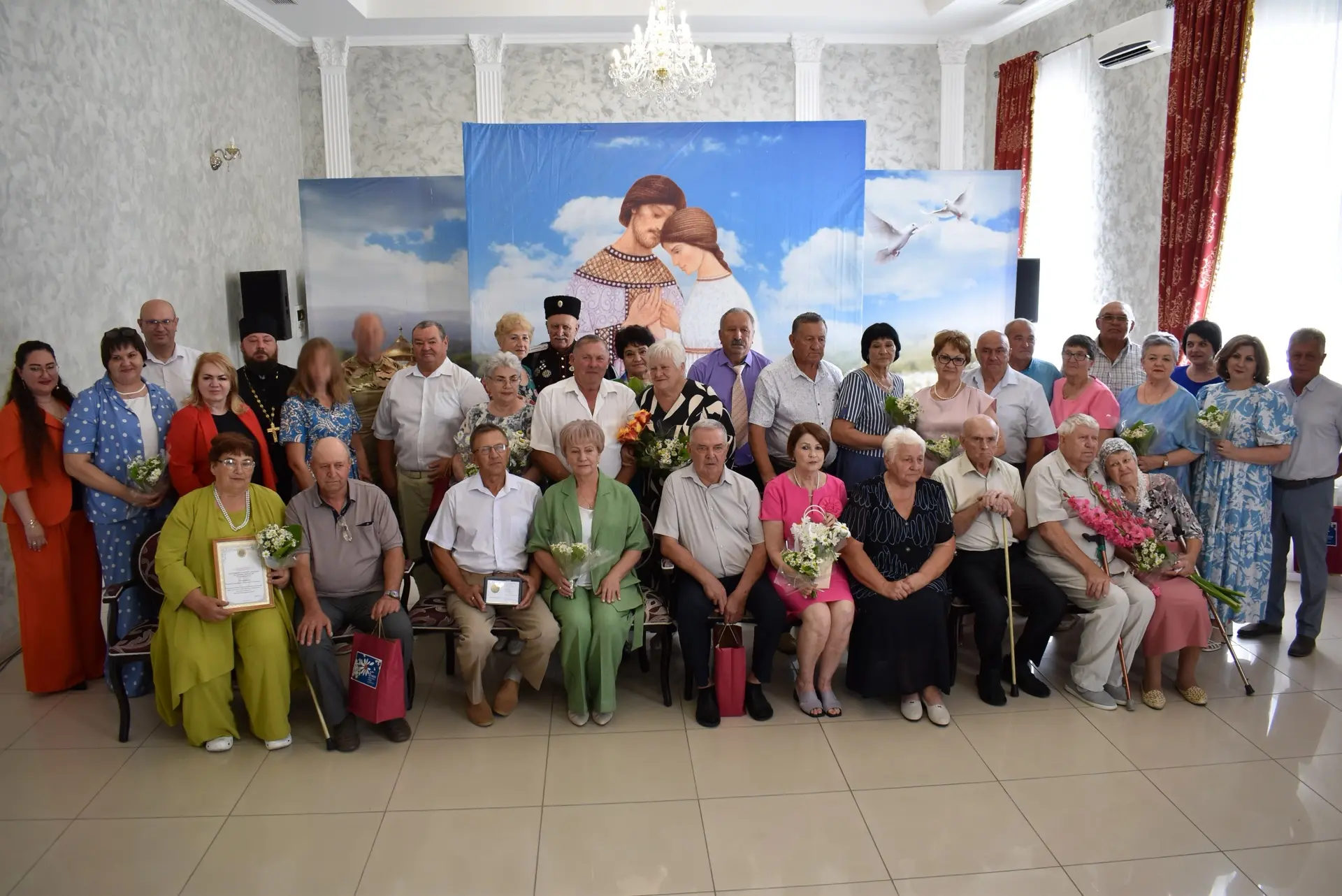 🎉 «Единая семья — единая Россия!»: как прошёл наш праздник ко Дню семьи, любви и верно...