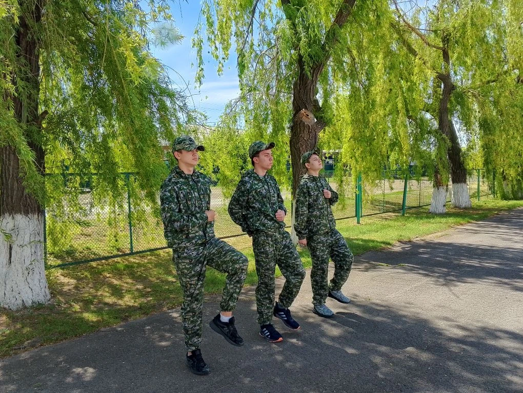 В течение  4 и 5 дней  учебных сборов юноши 10 класса прошли практические занятия по фи...