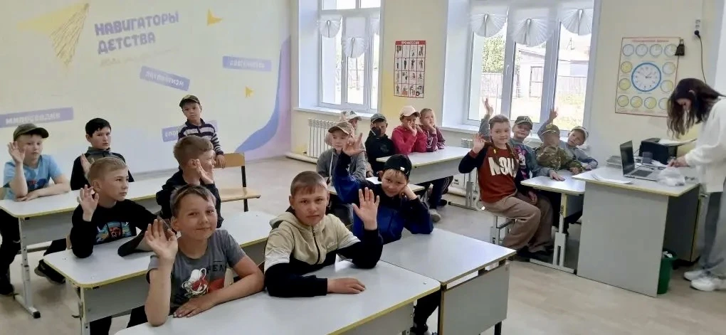 Сегодня состоялось долгожданное мероприятие для учеников начальной школы — конкурсная программа «Без