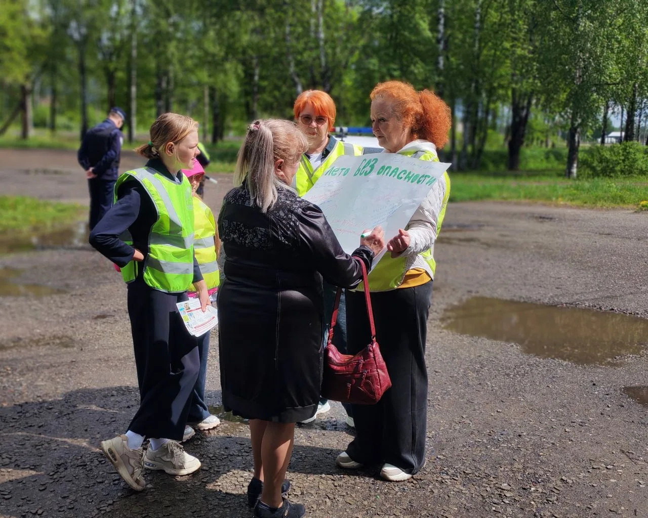 🌞Накануне Дня защиты детей автоинспекторы, представитель Общественного совета при МО МВД России "Ша