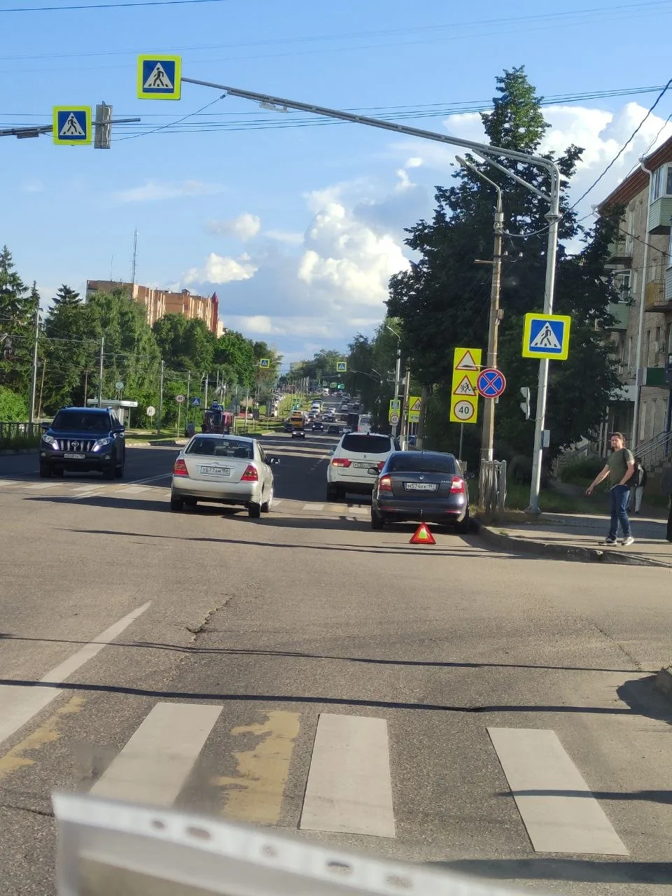 Авария на Кирова пересечение с Гагарина в сторону Колычево. Будьте внимательны и осторожны на дороге