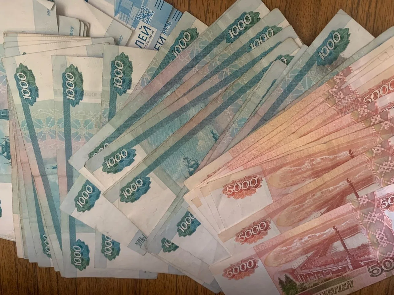 Быстрее всего растут зарплаты у аграриев, а самые высокие предложения — на вахте
Как выяснили аналит