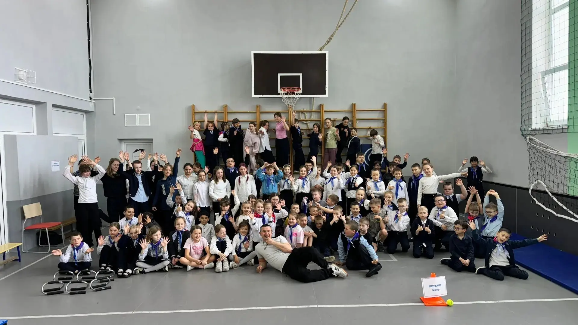 Спортивный драйв: сборные команды школы сошлись в битве! 💪🏀⚽️