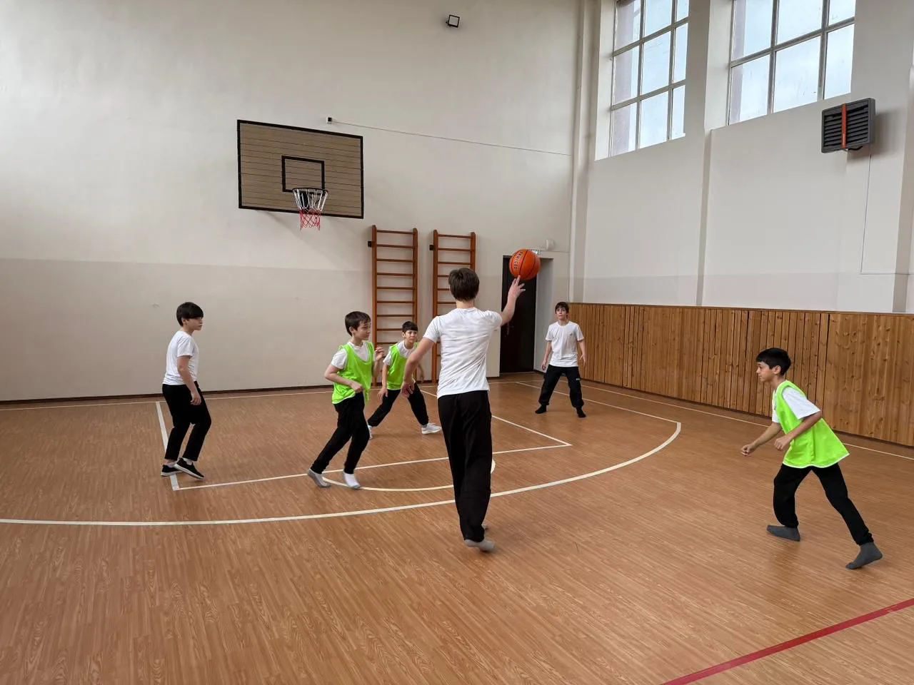 Спорт — это наш ритм! 🏆 Состоялся школьный этап Всероссийских игр ШСК!  В нашей школе прошли по-наст