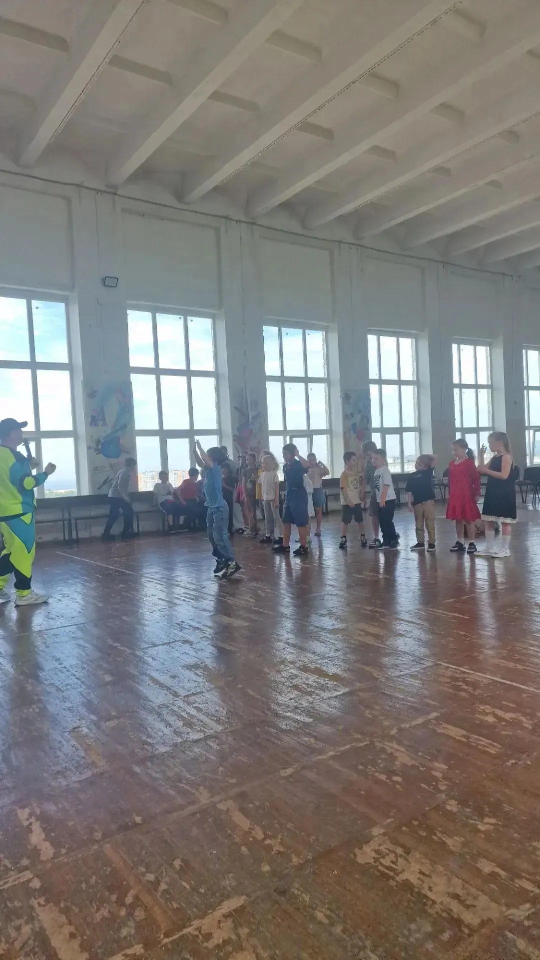 🎉 Последний день работы пришкольного лагеря — и какой яркий! 🎉

Сегодня наши ребята побывали в ДКЖ