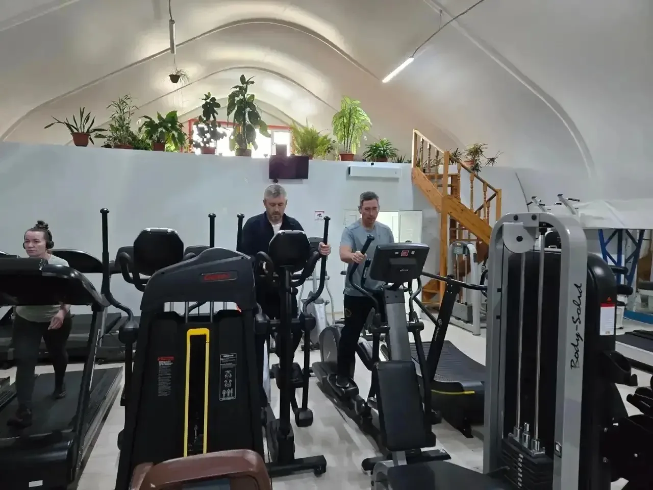 Встретил в тренажёрном зале своего товарища – главу здравоохранения Чукотки Павла Алекс...