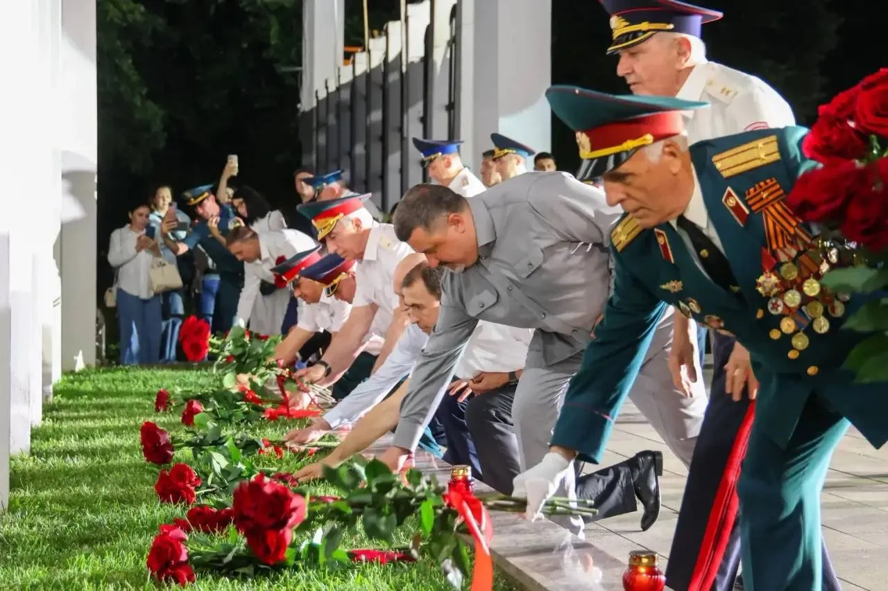 ▪️«Завтра была война»: в Махачкале прошла патриотическая акция ко Дню памяти и скорби.

В ней принял