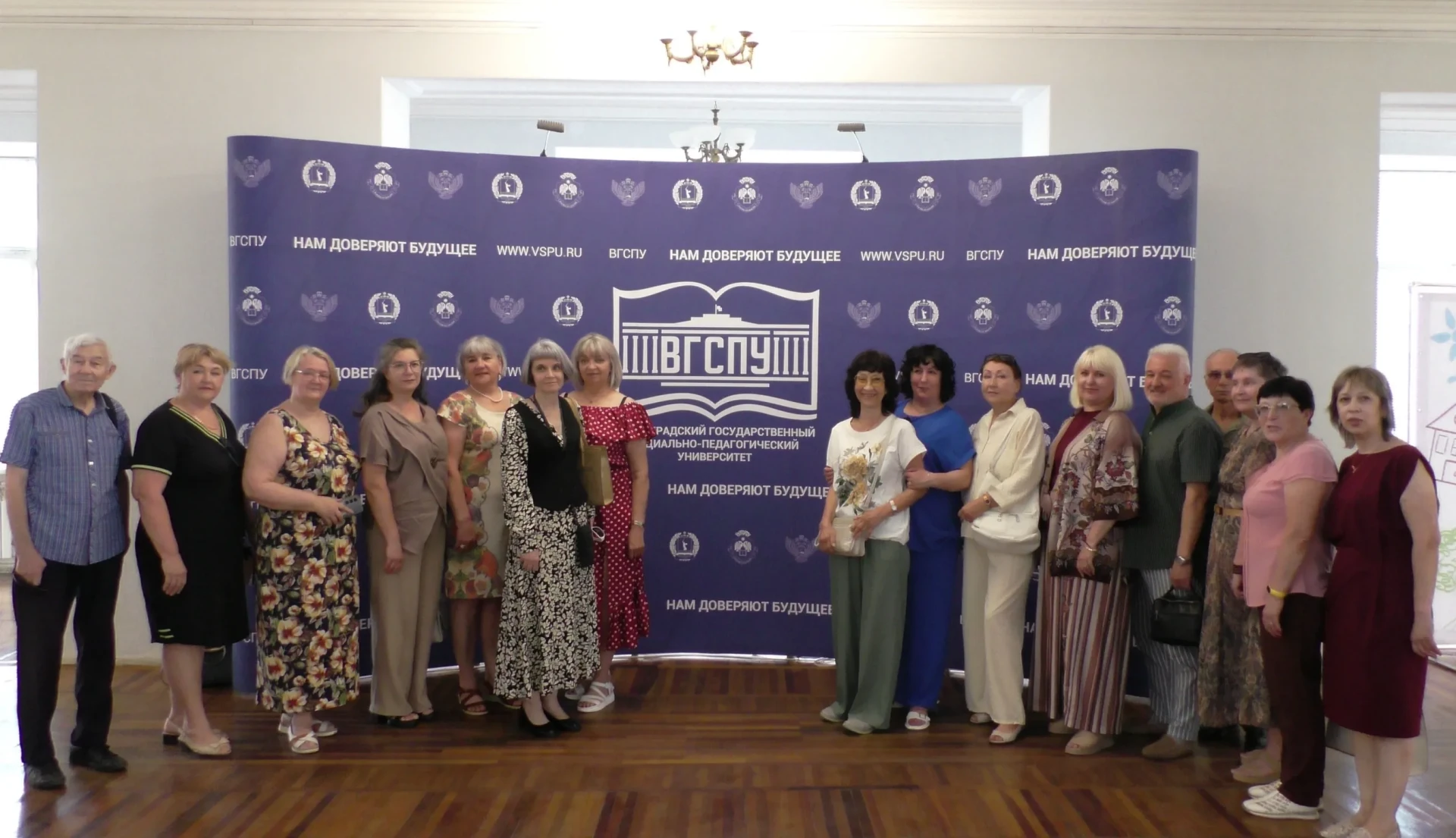 ✨Встреча выпускников физмата ВГПИ – 40 лет спустя

В ВГСПУ прошла встреча выпускников физико‑математ