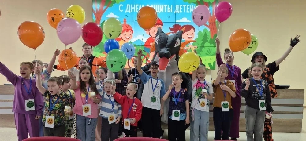 Сегодня в нашем центре прошёл яркий, весёлый и незабываемый праздник, посвящённый Дню защиты детей.
