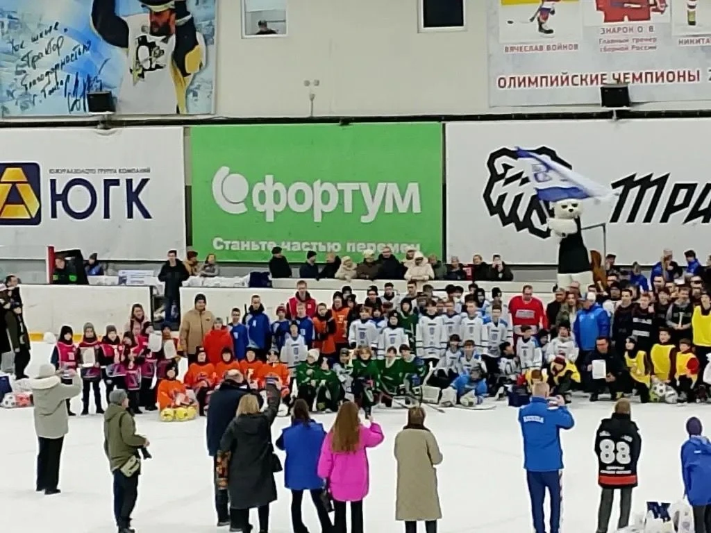 Сегодня состоялось торжественное закрытие районного турнира по хоккею «Золотая шайба». Обучающиеся 6
