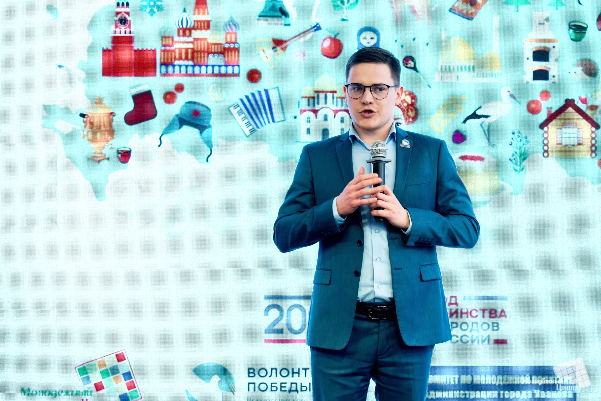 Объединяя народы великой страны! 💫  Волонтёры Победы Ивановской области провели исторический квест «