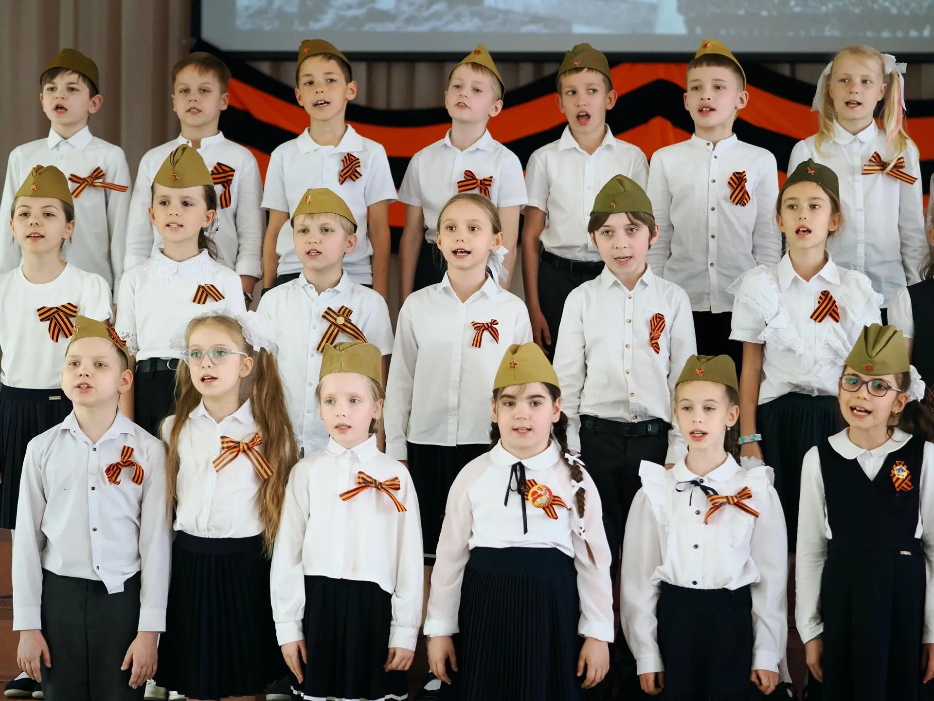 ПЕСНИ ВОЕННЫХ ЛЕТ (Часть 2) 🎶 У каждой песни, родившейся в военные годы, своя история, свой путь и с