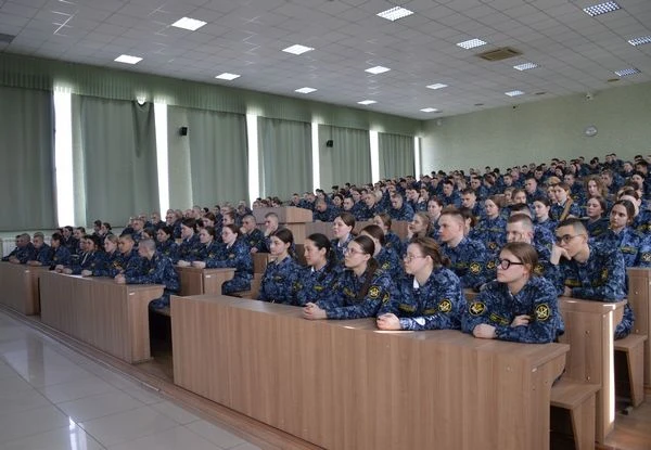 Сотрудникам и курсантам академии рассказали, как не попасть на уловки террористов   С актуальной лек
