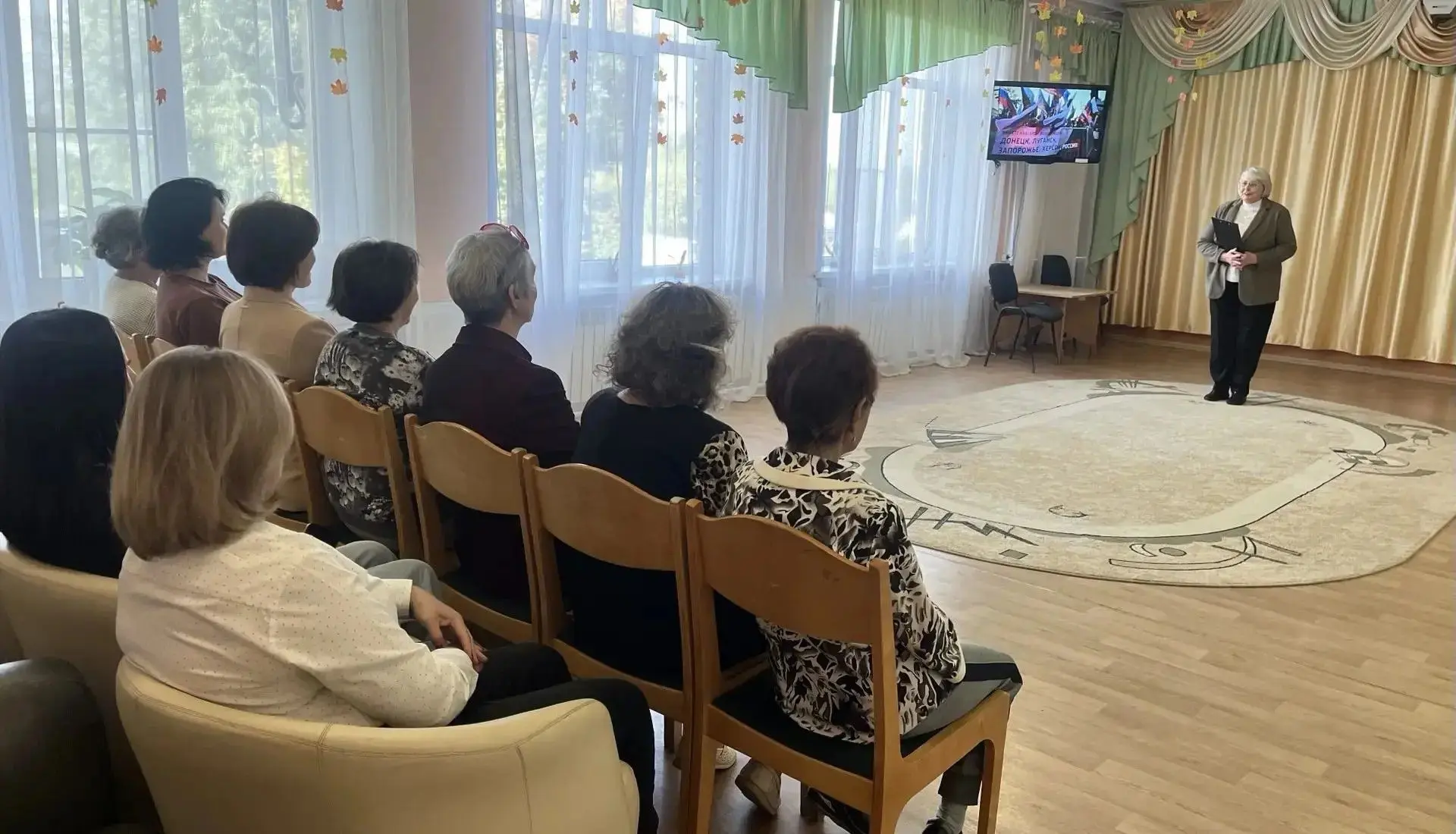Получатели социальных услуг приняли участие во Всероссийской акции "Спасибо что #МЫВМЕСТЕ