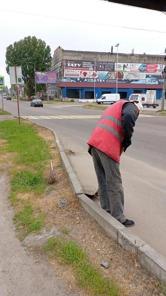 ‼️ В Бердянске продолжаются работы по благоустройству!  Коммунальные службы МБУ «Благоустройство. Бе