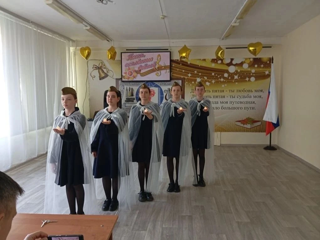 🎶🏆 Итоги школьного конкурса инсценированной военной песни «На привале» (1 корпус) 🇷🇺В нашей школе за