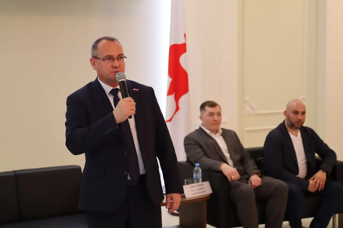 «Время решений»: студенты предлагают идеи для развития Нижнего Новгорода  В городской Думе Нижнего Н