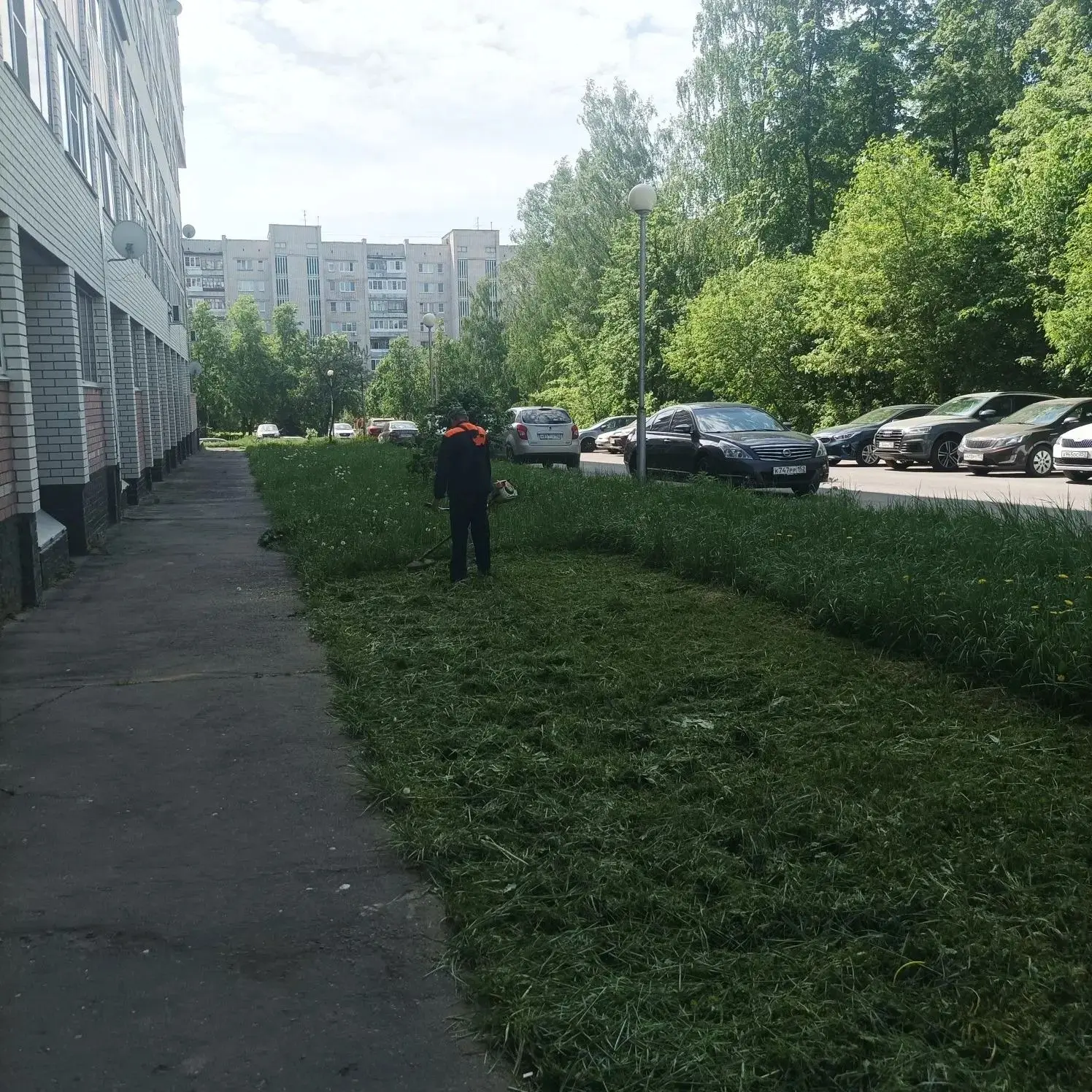 📢 Завтра, 21.05.2026 г., работы по покосу травы продолжатся по следующим адресам: