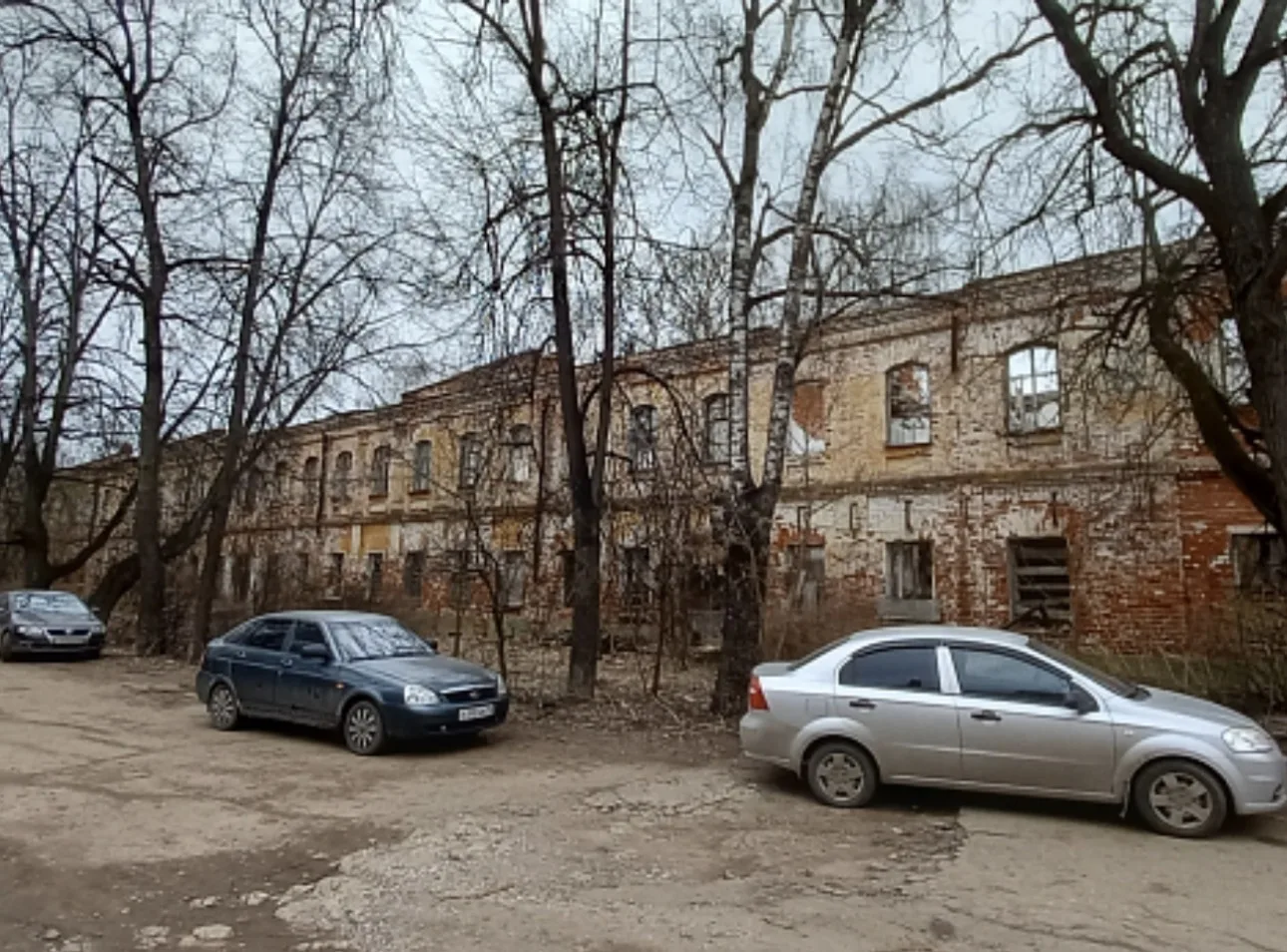 📌 Город и благоустройство  В Переславле-Залесском выставили на аукцион «Дом специалистов бумагопряди