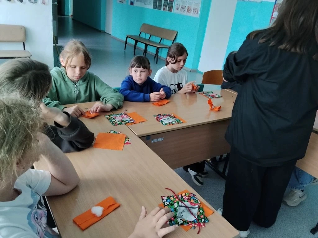 30 мая - сегодняшний день в нашем школьном лагере пролетел как одно мгновение, но успел...