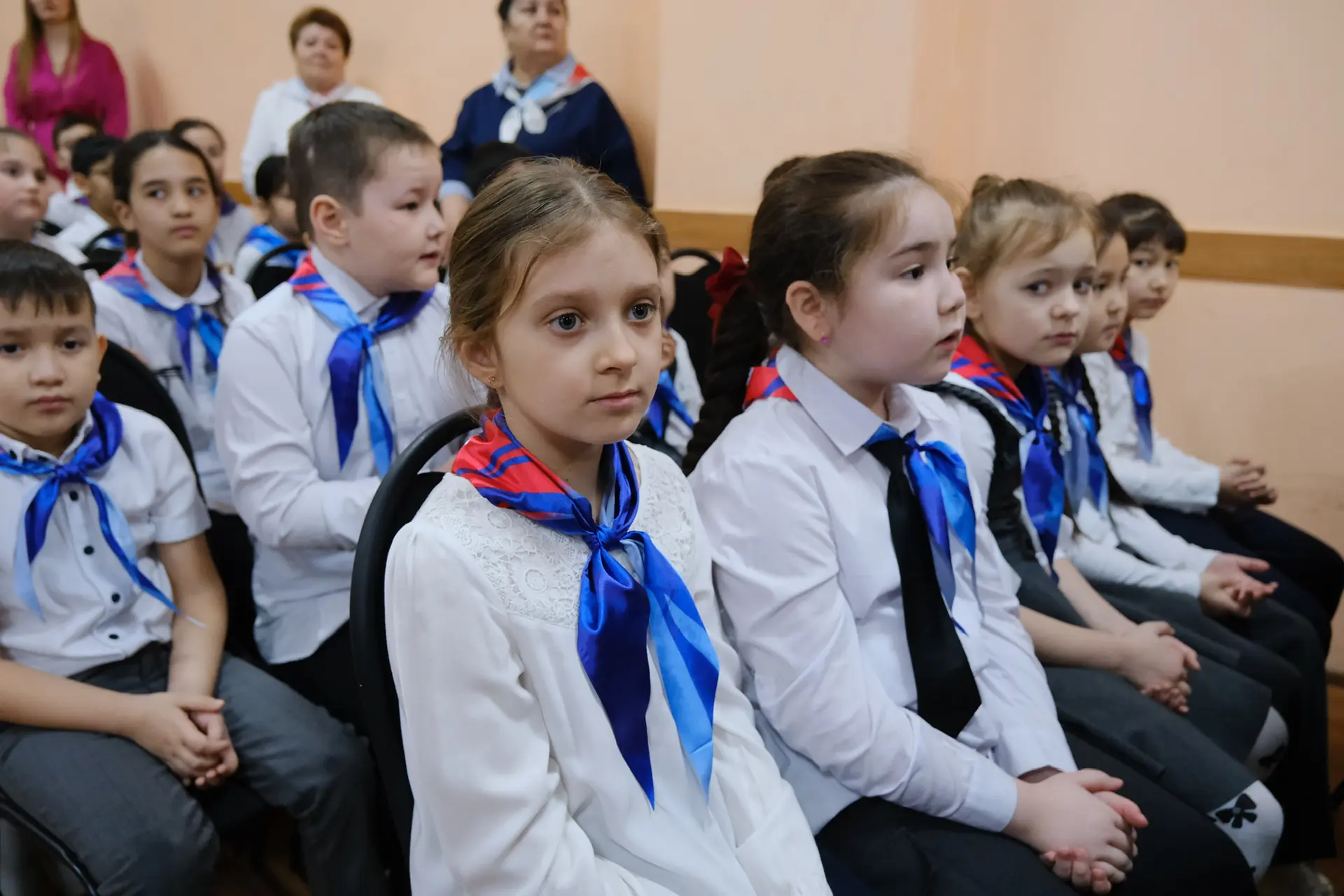 Глава Приволжского района посетила Яксатовскую школу, где прошло трогательное событие — открытие «Па
