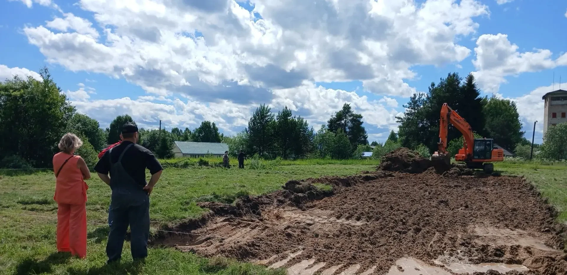 🏗️ НАЧАЛИСЬ РАБОТЫ ПО СОЗДАНИЮ СОВРЕМЕННОЙ СПОРТИВНОЙ ПЛОЩАДКИ В ЯРЕНСКЕ!