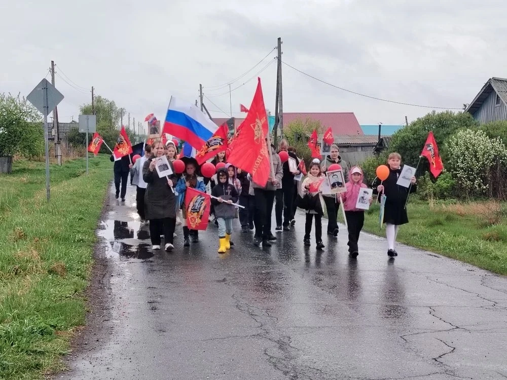 🇷🇺 Полозаозерская школа помнит!  Сегодня, 9 мая, коллектив нашей школы — учащиеся, педагоги и работн