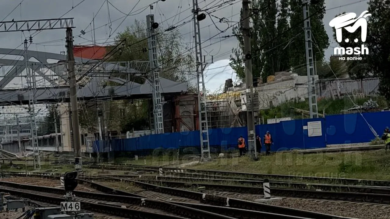 Мы нашли памятник стабильности в Симферополе. Открытие "горбатого" моста снова откладывается — тепер