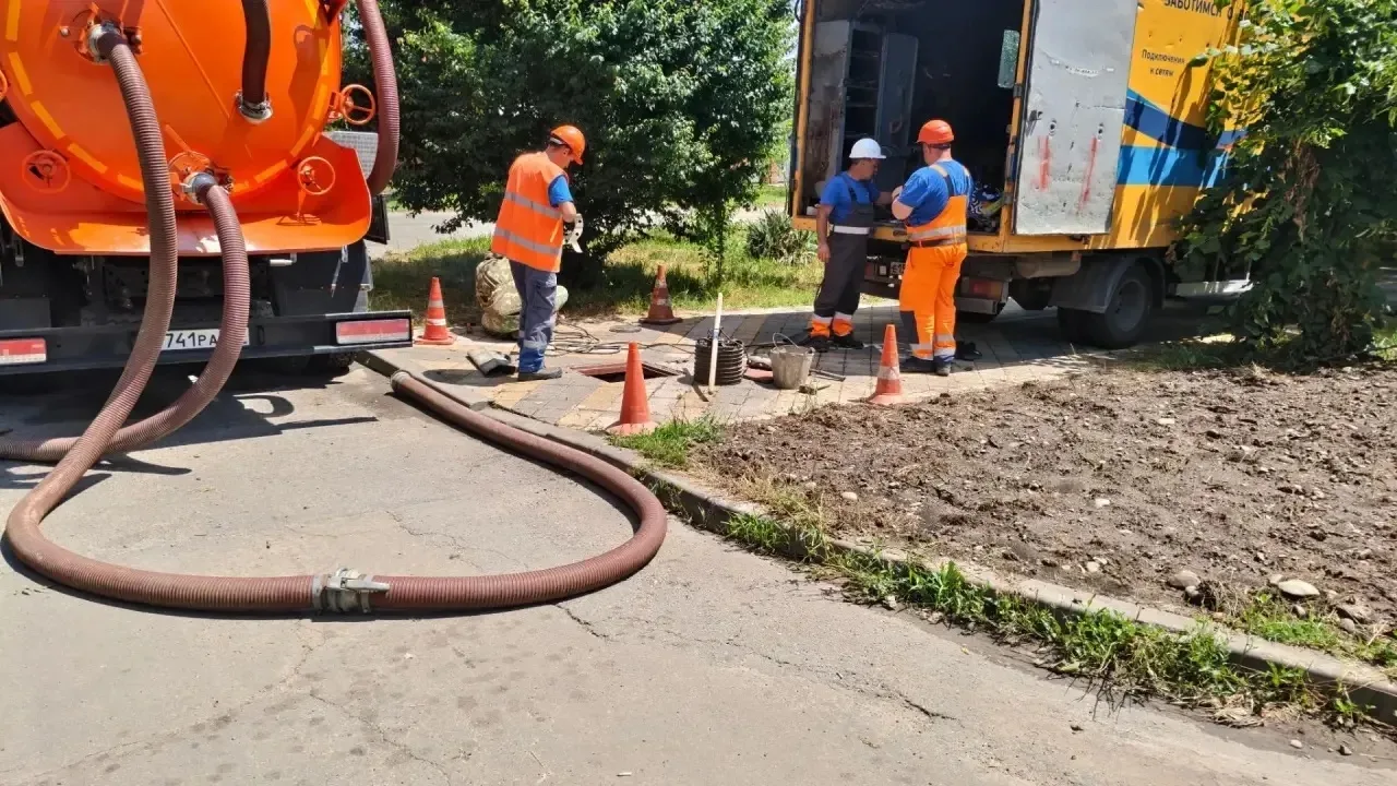 Специалисты Росводоканал Армавир выполнят переключение на новый водовод по ул. Р. Люксе...