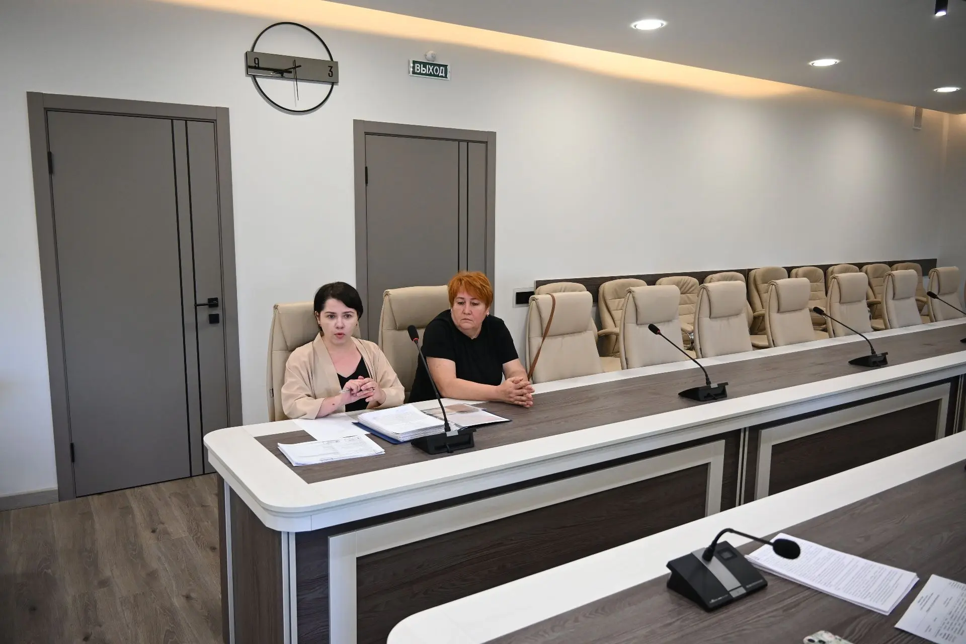 📌Глава Администрации Аксайского района К.С. Доморовский провёл приём граждан по личным вопросам.

Н